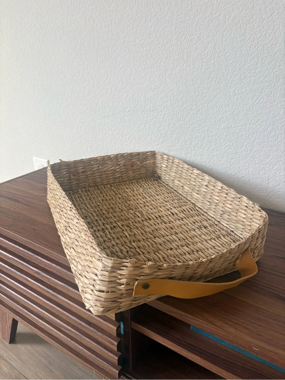 Woven Seagrass Serving Tray/Basket with Tan Handles 15x11x3
